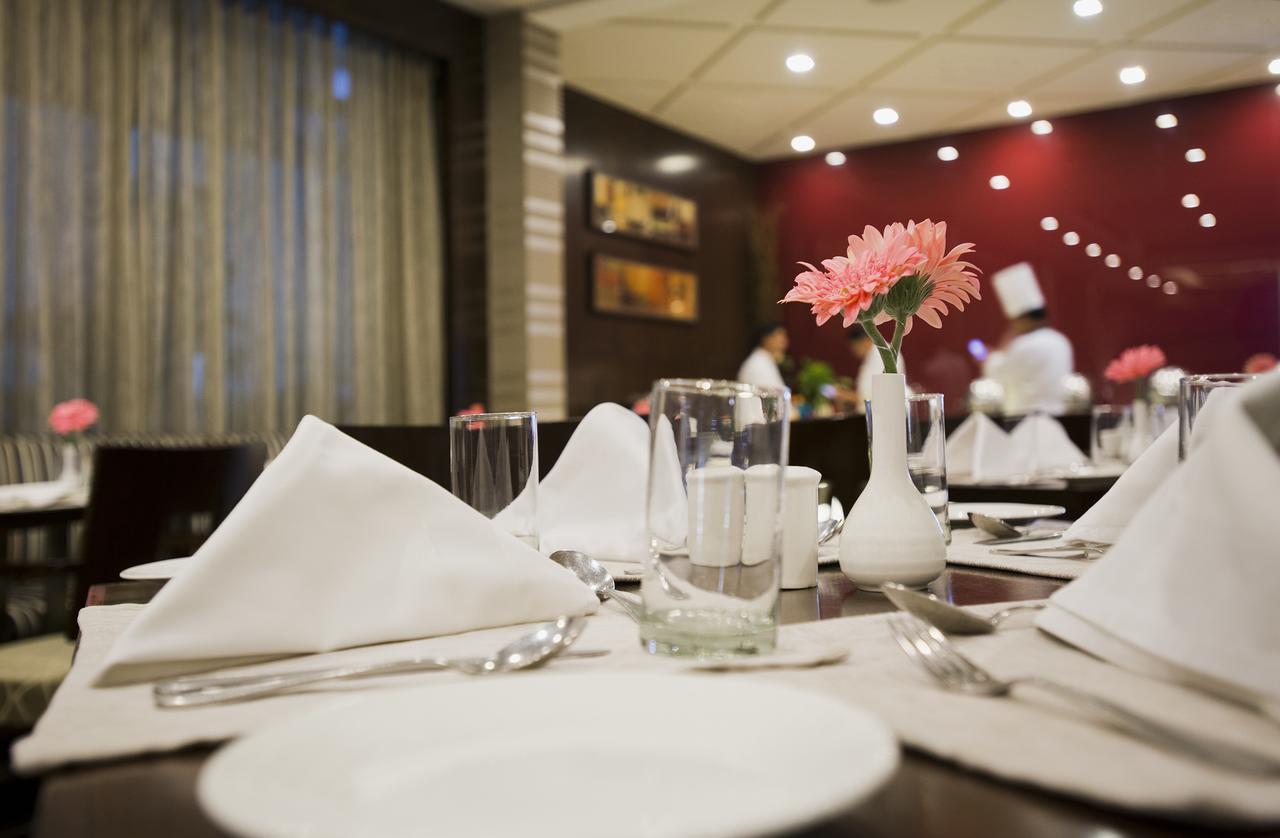 The Manor Bareilly By Leisure Hotels Esterno foto
